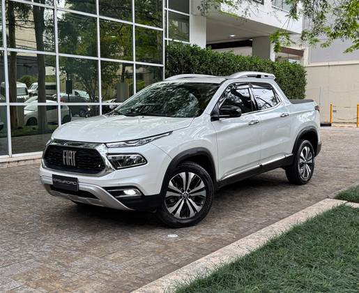 FIAT TORO 2.0 16V TURBO DIESEL VOLCANO 4WD AT9 FIAT TORO 2.0 16V TURBO DIESEL VOLCANO 4WD AT9